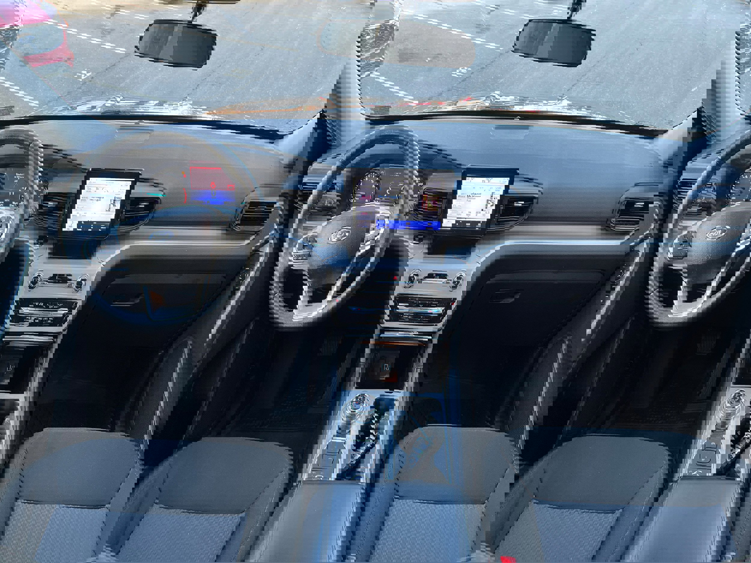 Certified 2023 Ford Explorer XLT w/ Class IV Trailer Tow Package image 16