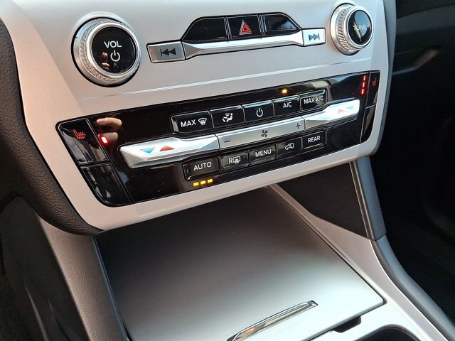 Certified 2023 Ford Explorer XLT AWD/4WD image 11