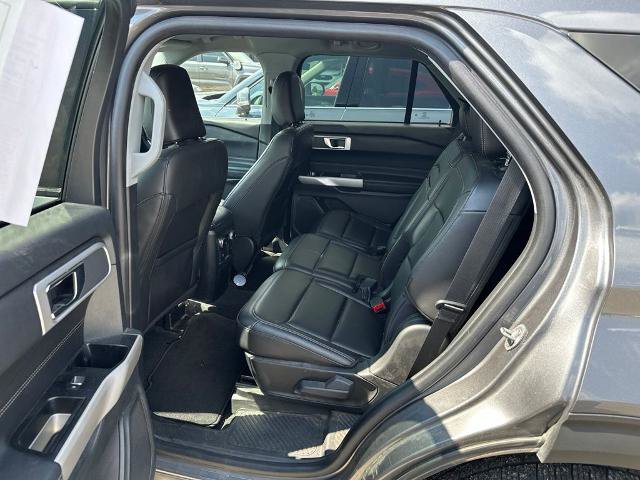 Certified 2022 Ford Explorer XLT w/ Equipment Group 202A AWD/4WD image 9