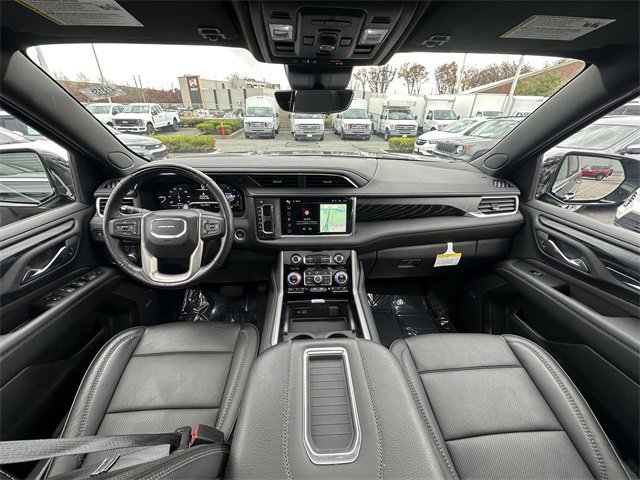 Used 2024 GMC Yukon XL Denali w/ Advanced Technology Package image 10
