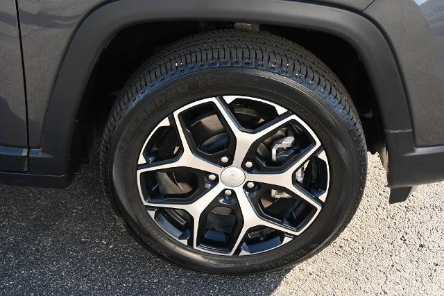 Used 2024 Jeep Compass Limited AWD/4WD image 16