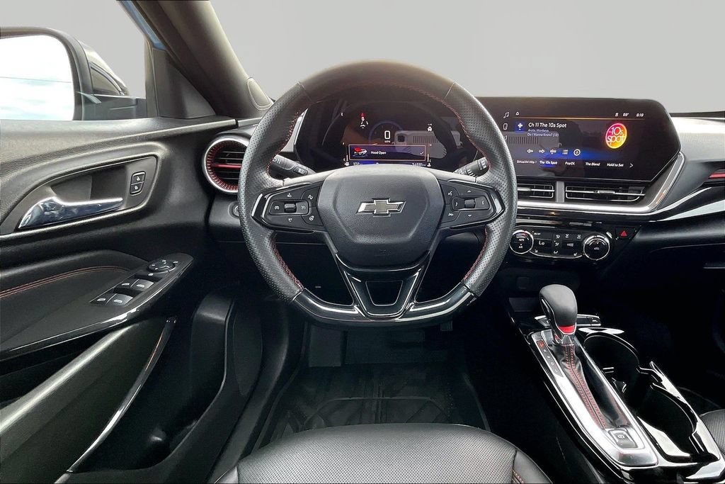 Used 2024 Chevrolet Trax RS w/ Driver Confidence Package FWD image 5