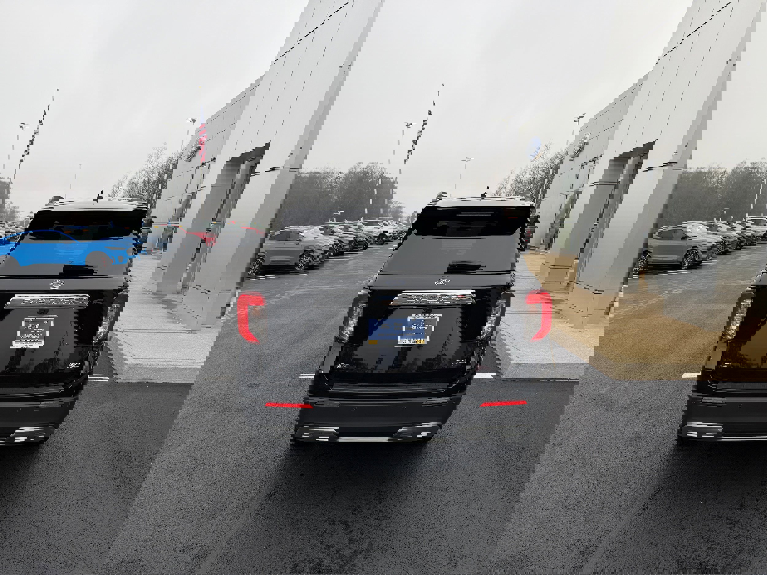 Certified 2023 Ford Explorer XLT w/ Equipment Group 202A image 4