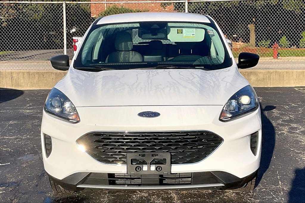 Certified 2022 Ford Escape SE w/ Cold Weather Package AWD/4WD image 2