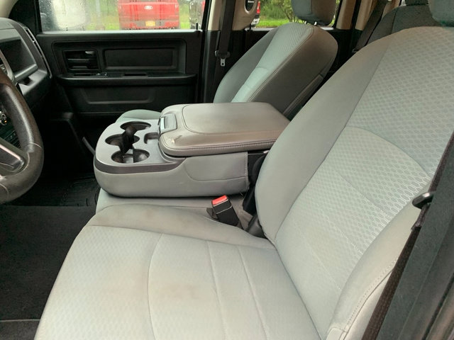 Used 2018 RAM 1500 Express AWD/4WD image 18