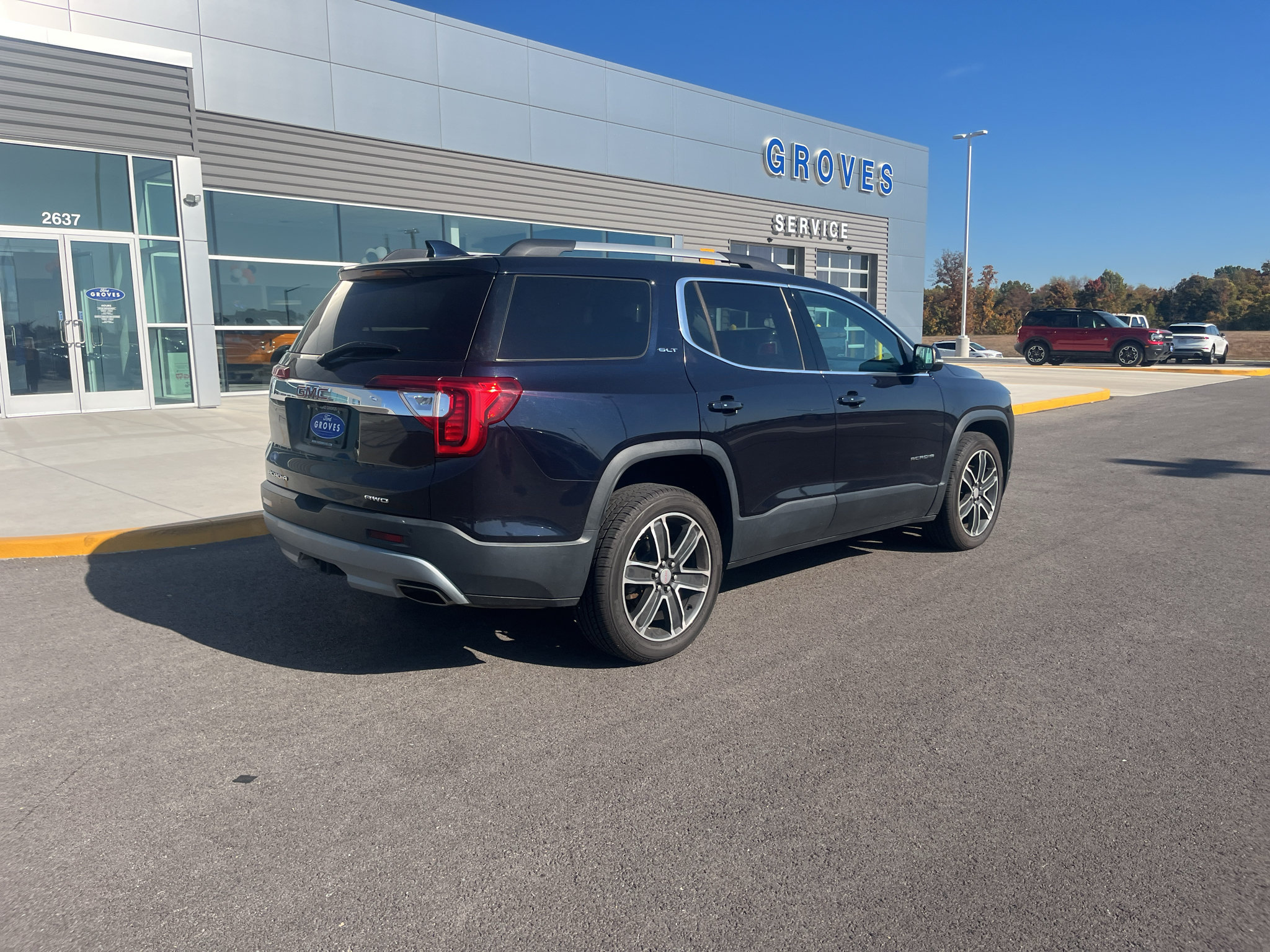 Used 2021 GMC Acadia SLT w/ Technology Package AWD/4WD image 5
