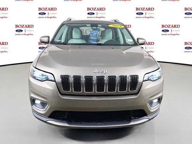 Used 2019 Jeep Cherokee Limited image 2