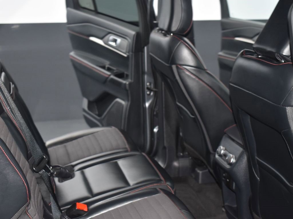 Certified 2025 Ford Explorer ST-Line w/ ST-Line Street Pack image 14