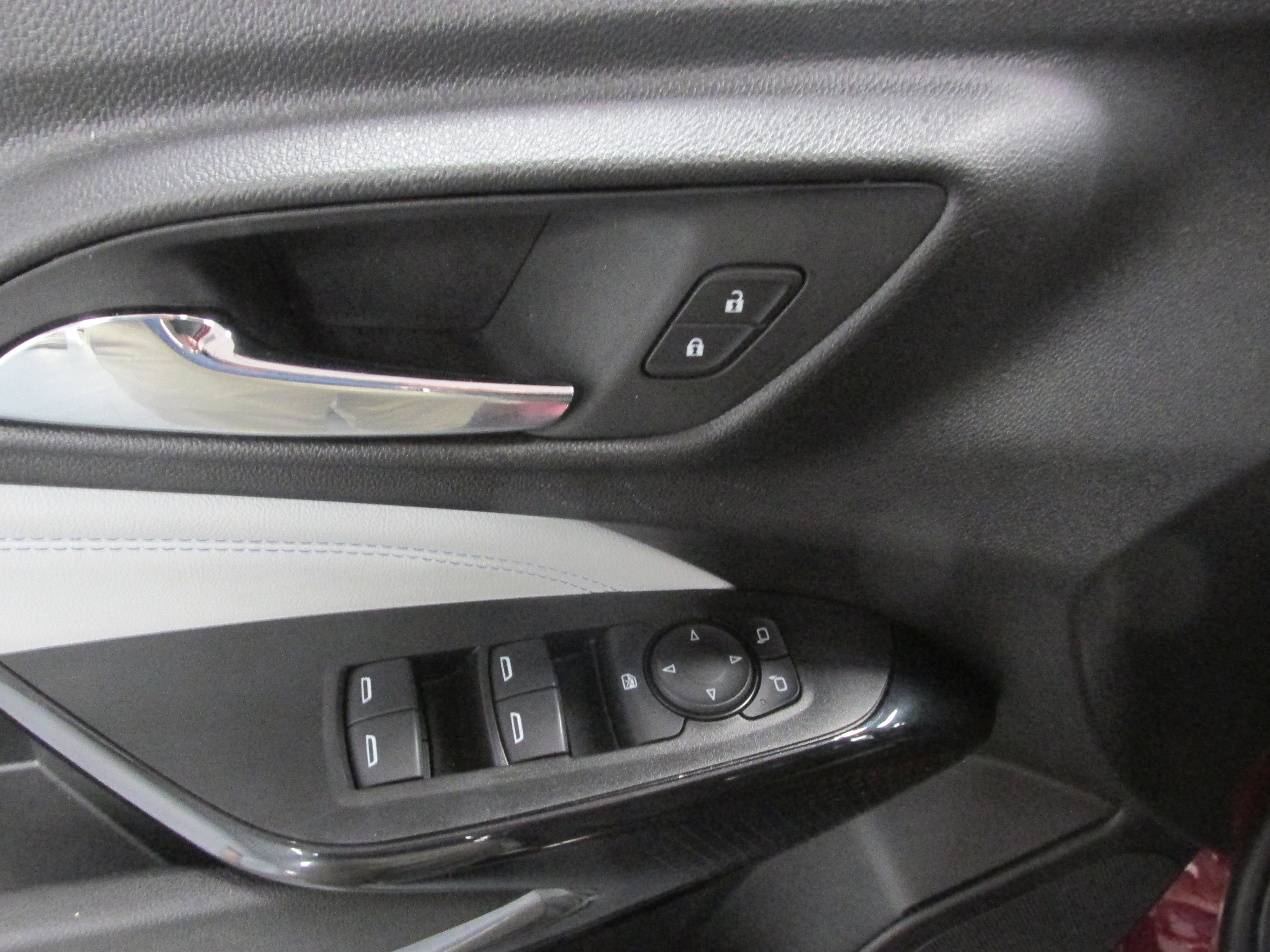 Used 2024 Jeep Compass Latitude image 28