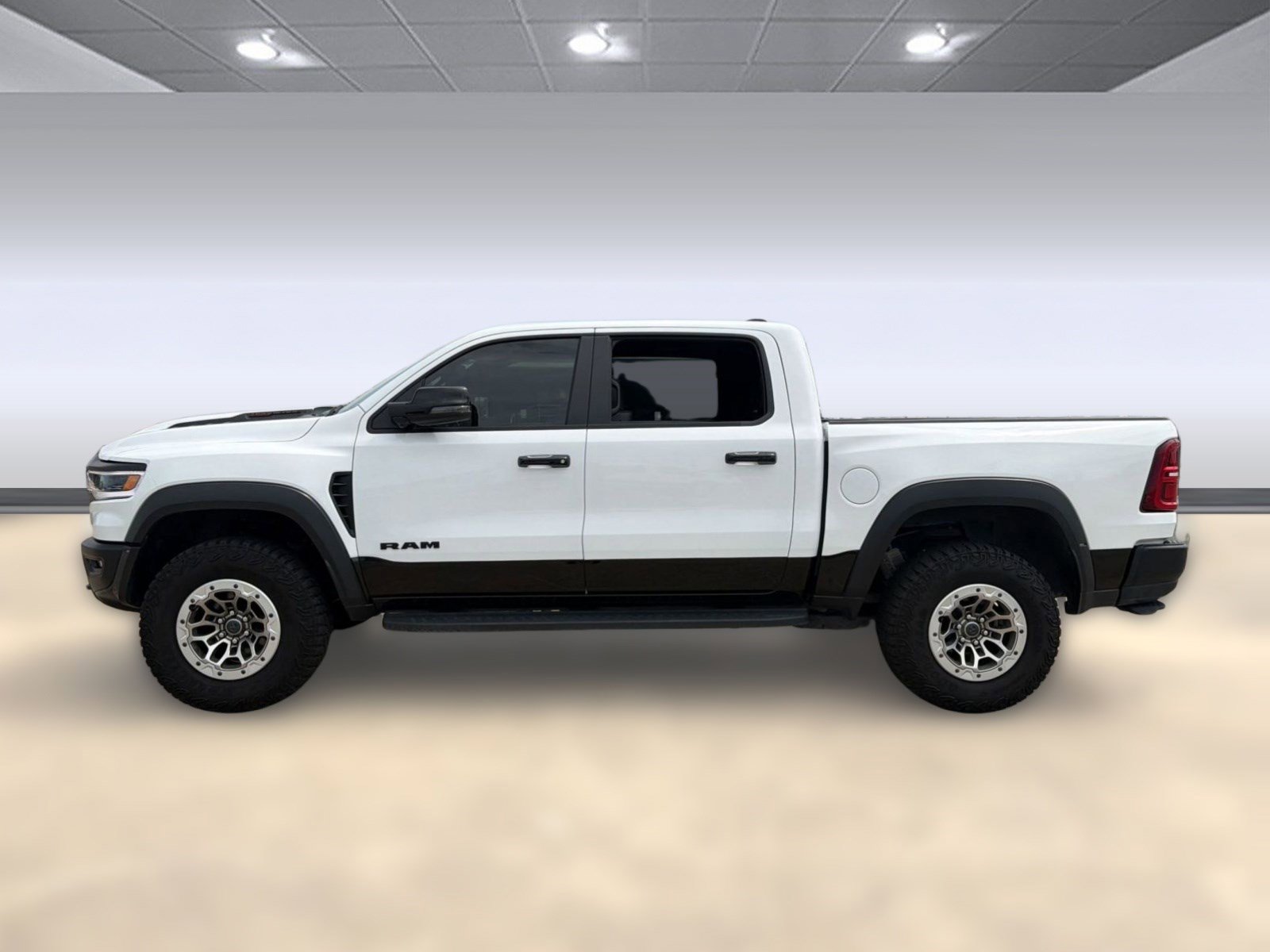 Used 2025 RAM 1500 RHO w/ RHO Level 1 Equipment Group AWD/4WD image 2
