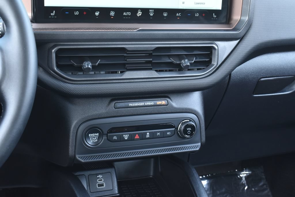 Certified 2025 Ford Bronco Sport Outer Banks w/ Outer Banks Tech Package+ AWD/4WD image 17