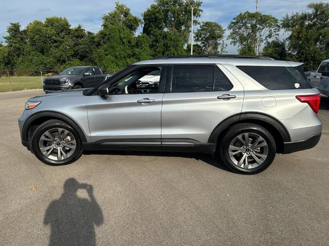 Certified 2021 Ford Explorer XLT w/ Equipment Group 202A RWD image 4