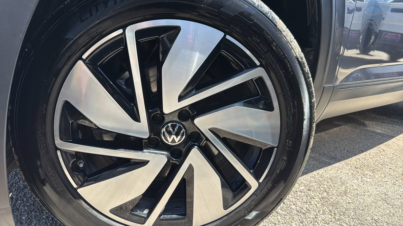 Used 2024 Volkswagen Atlas SE FWD image 30