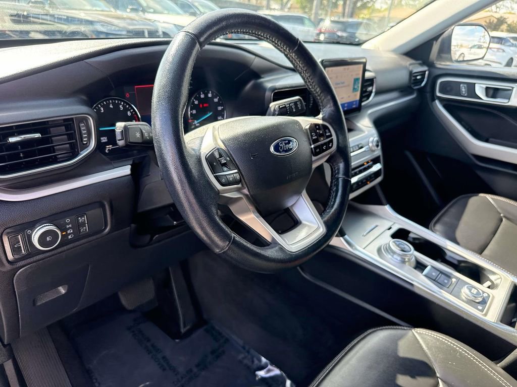 Certified 2022 Ford Explorer XLT w/ Equipment Group 202A image 28