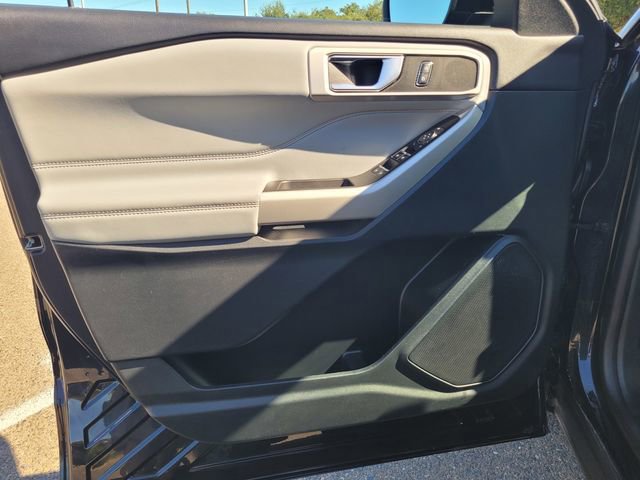 Certified 2022 Ford Explorer XLT w/ Equipment Group 202A image 16
