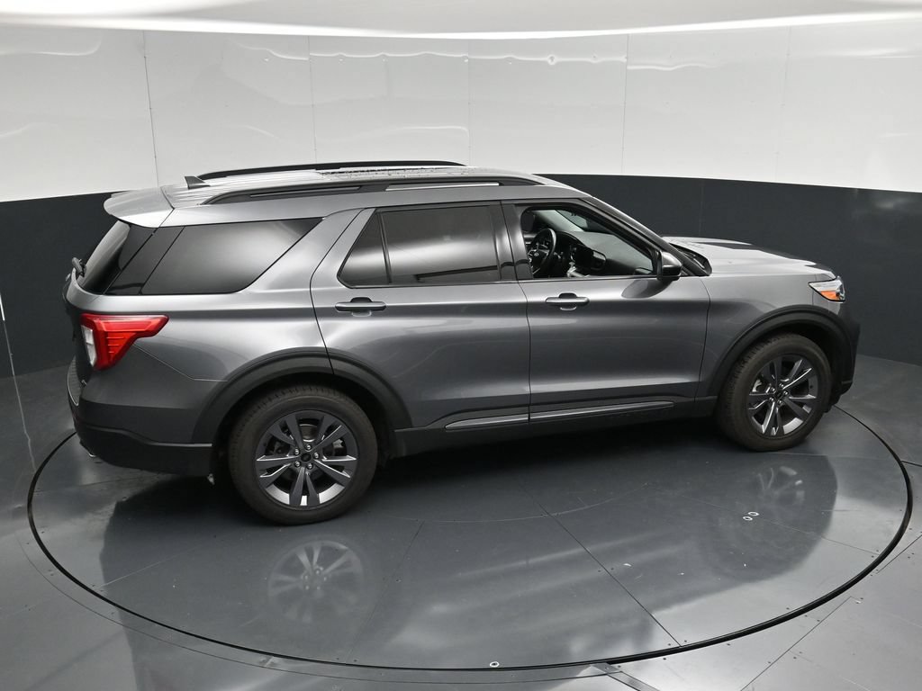 Certified 2022 Ford Explorer XLT w/ Equipment Group 202A AWD/4WD image 48