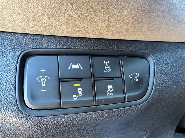 Used 2020 Hyundai Santa Fe SEL w/ Convenience Package image 13