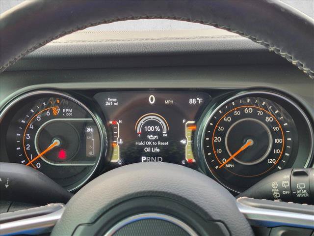 Used 2018 Jeep Wrangler Unlimited Sahara w/ Cold Weather Group AWD/4WD image 10