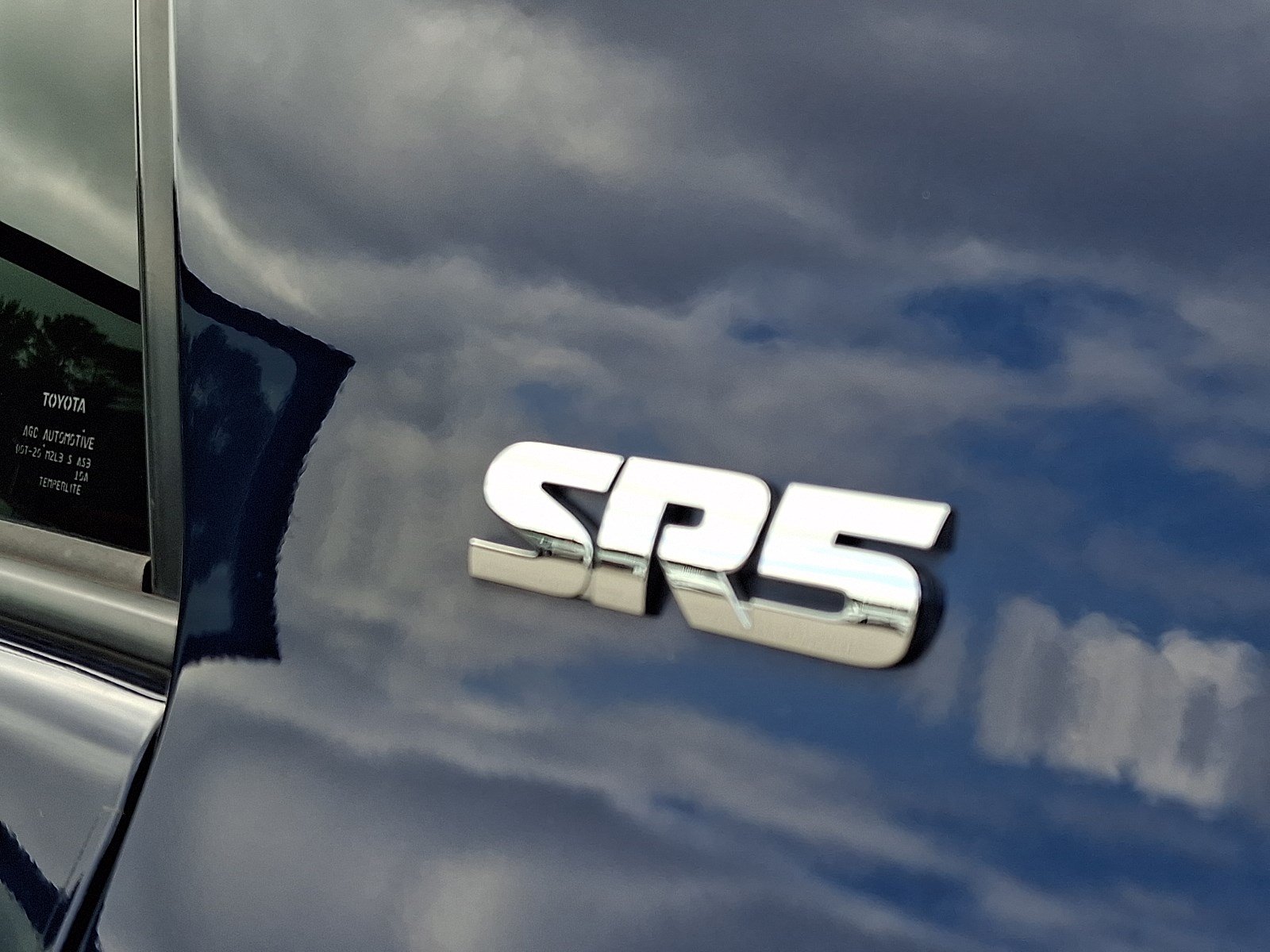 Used 2018 Toyota 4Runner SR5 RWD image 30