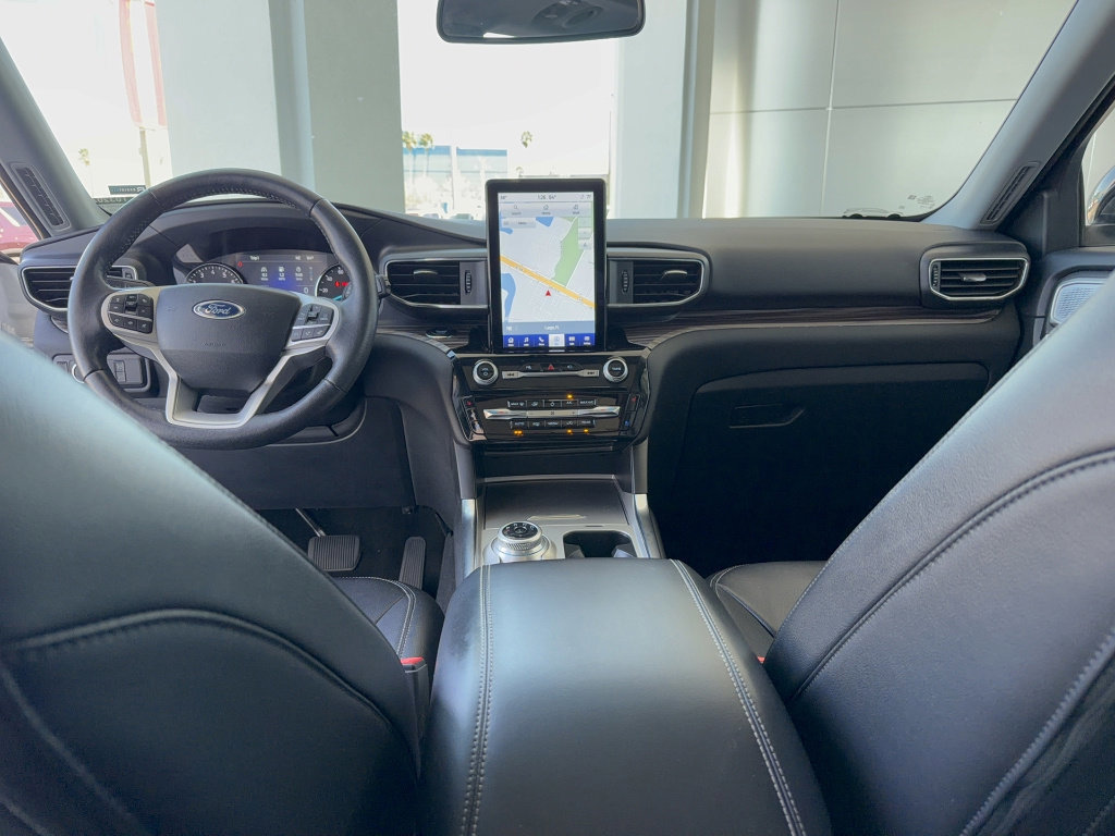 Certified 2023 Ford Explorer Limited w/ Limited Technology Package image 30