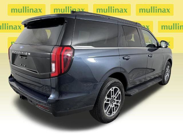 Certified 2025 Ford Expedition Active image 4