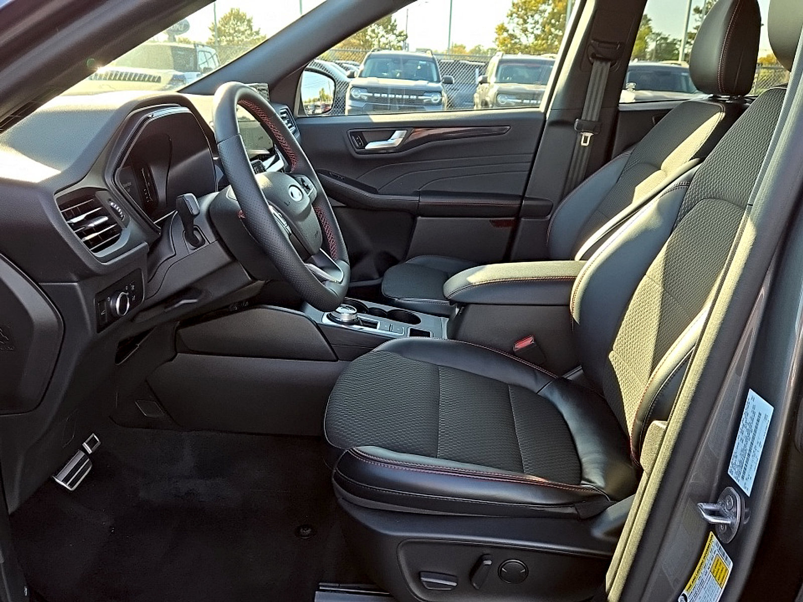 Certified 2023 Ford Escape ST-Line w/ Tech Pack #1 AWD/4WD image 11