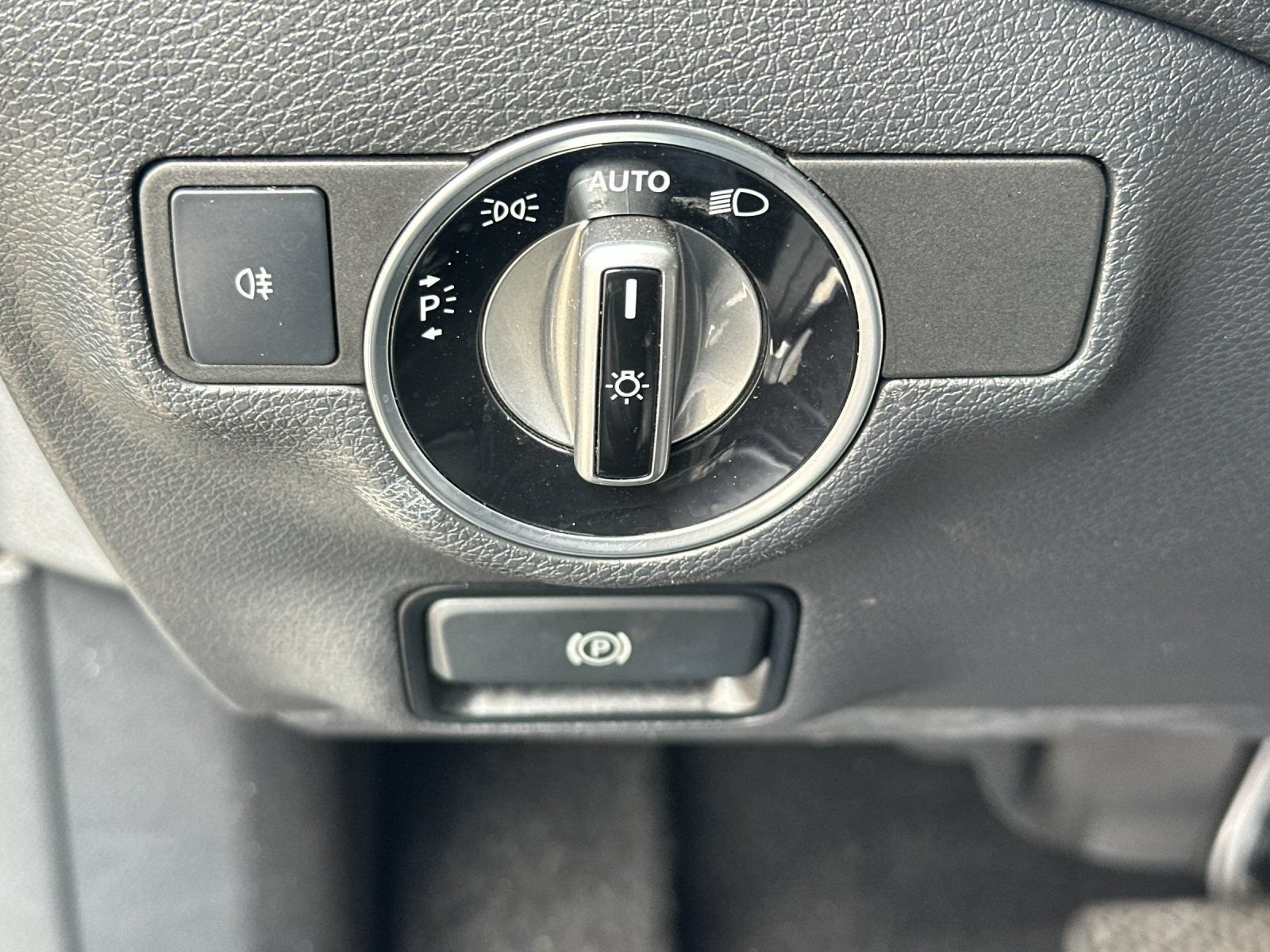 Used 2019 Mercedes-Benz CLA 250 image 32