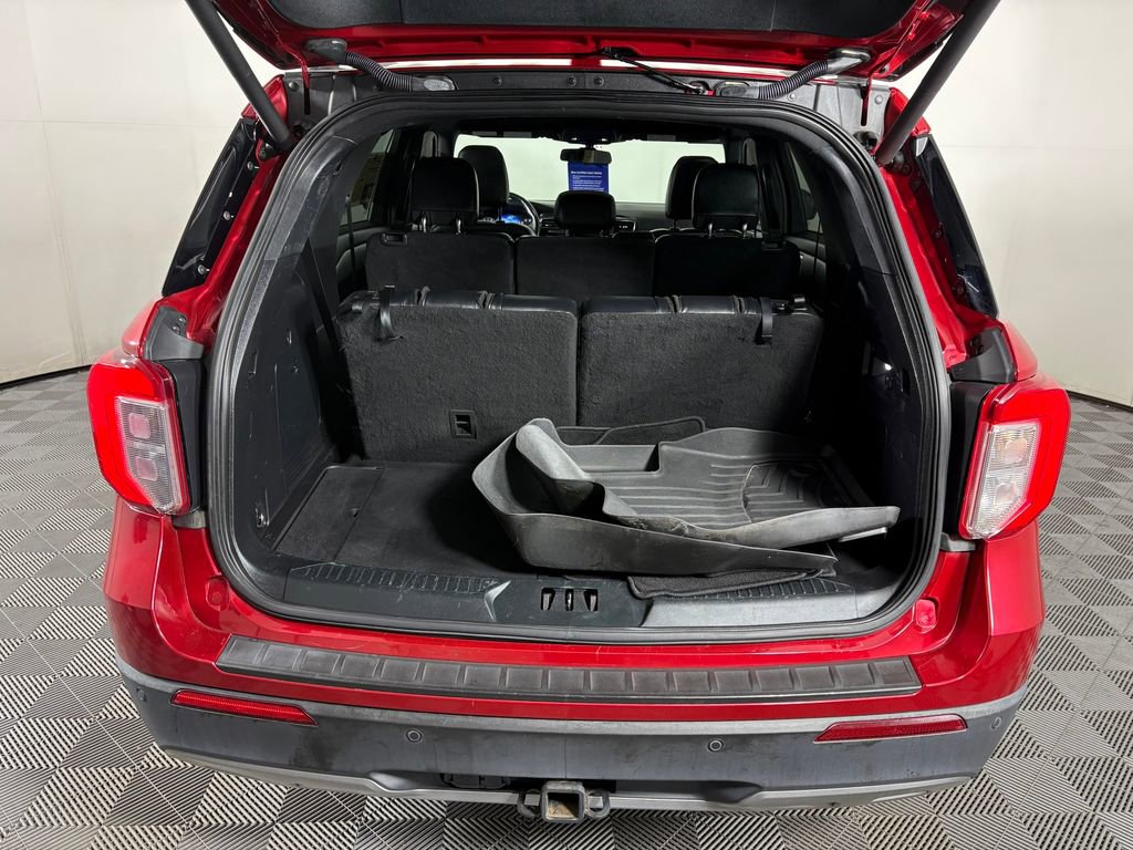 Certified 2020 Ford Explorer XLT w/ Equipment Group 202A AWD/4WD image 33