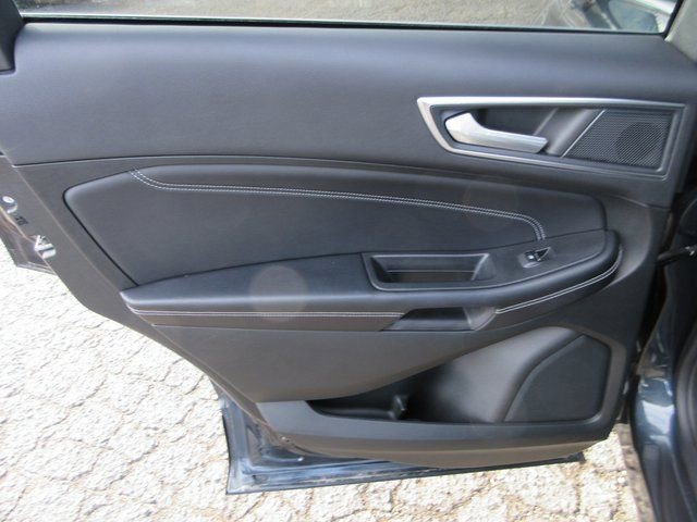 Certified 2022 Ford Edge Titanium w/ Class II Trailer Tow Package image 25