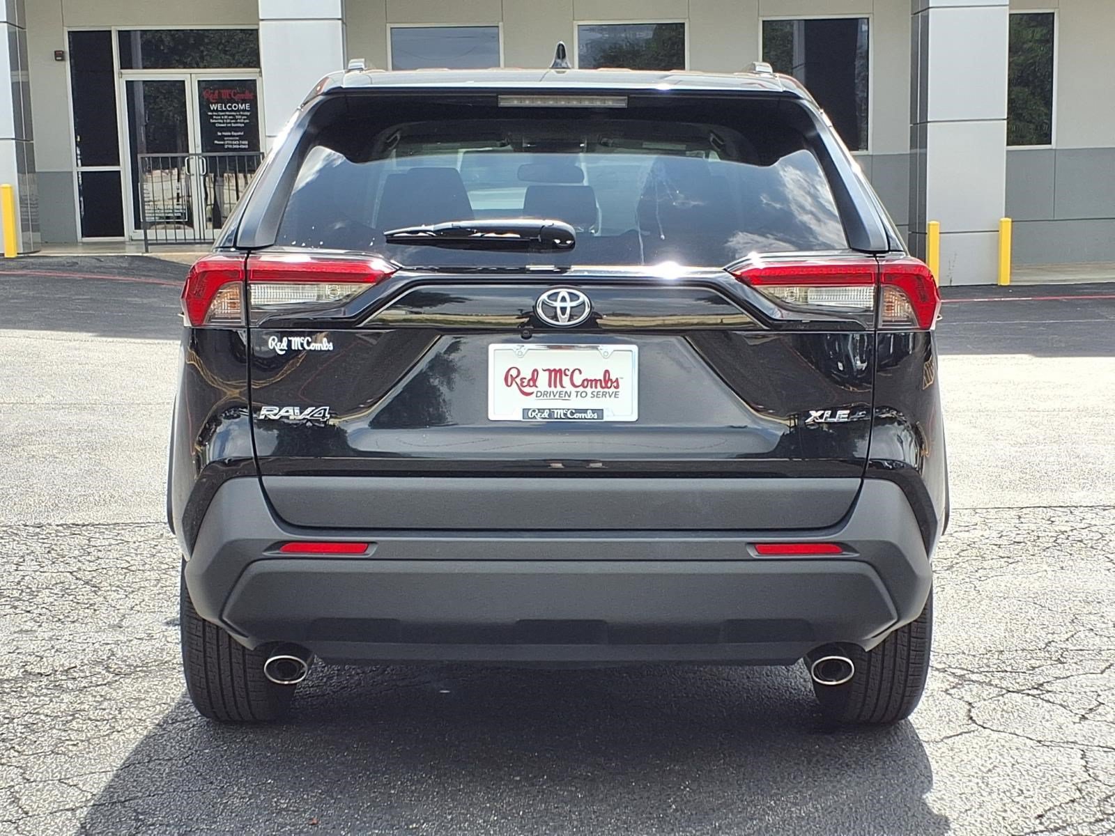 Used 2024 Toyota RAV4 XLE FWD image 7