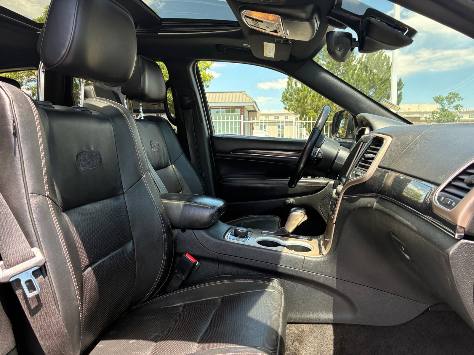 Used 2017 Jeep Grand Cherokee Overland w/ Jeep Active Safety Group AWD/4WD image 19