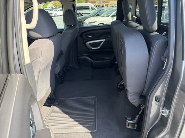 Used 2022 Nissan Titan SV image 20