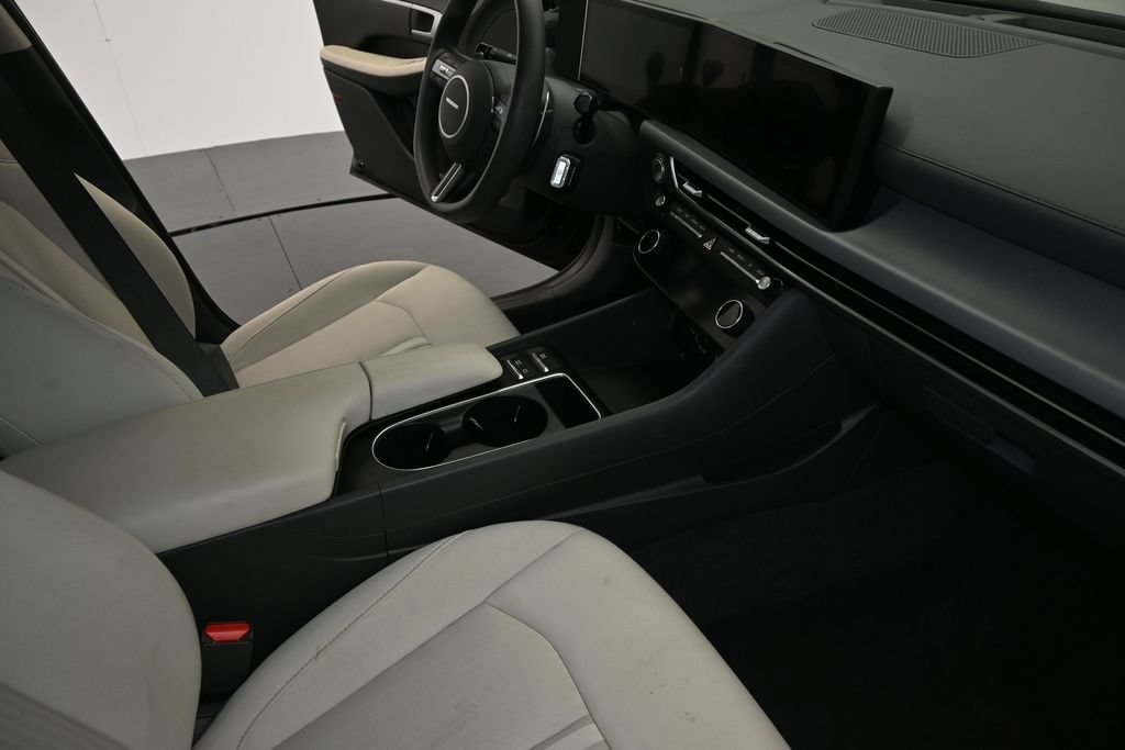 Used 2025 Hyundai Sonata SEL FWD image 13