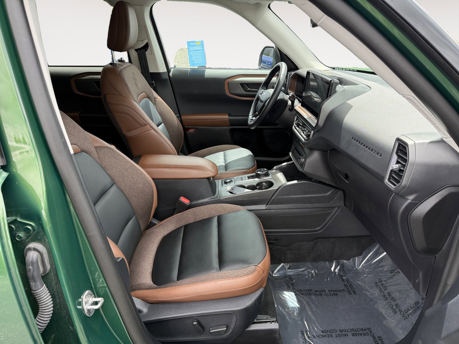 Certified 2025 Ford Bronco Sport Outer Banks w/ Outer Banks Tech Package+ AWD/4WD image 19