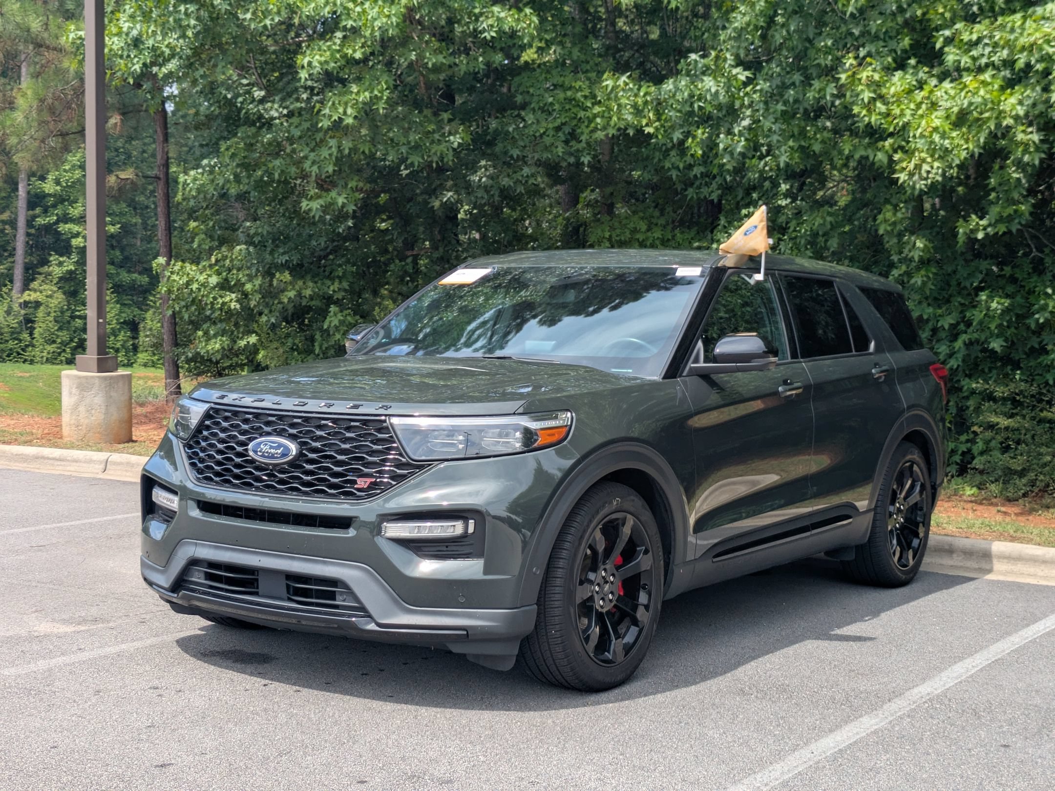 Certified 2022 Ford Explorer ST w/ Equipment Group 401A AWD/4WD image 6