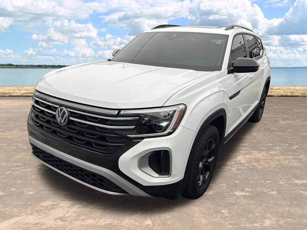 Used 2024 Volkswagen Atlas Peak Edition SE AWD/4WD image 4