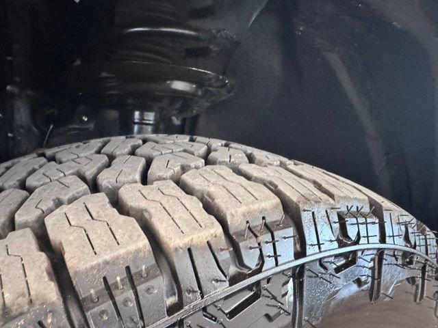 Used 2025 Toyota RAV4 LE AWD/4WD image 25