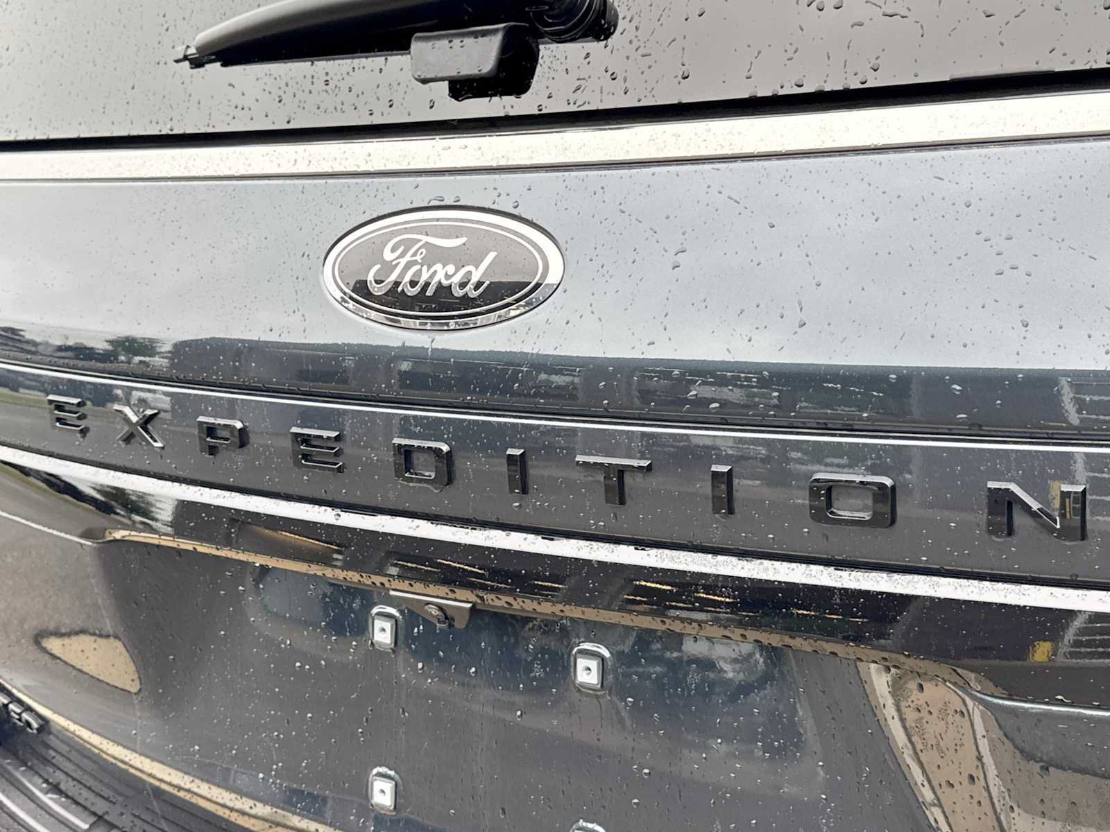 Certified 2024 Ford Expedition Limited AWD/4WD image 12
