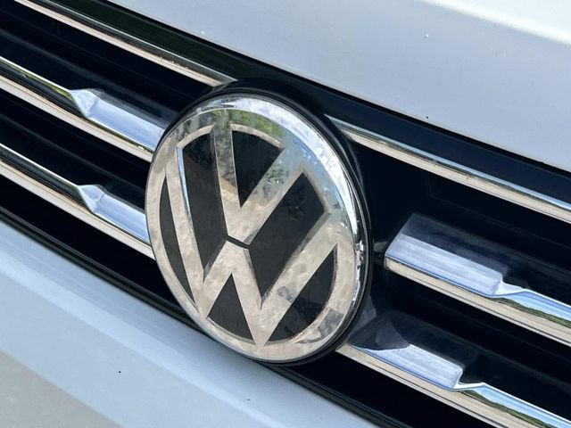 Used 2018 Volkswagen Tiguan SE FWD image 10