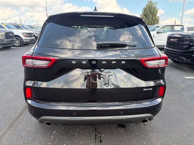 Certified 2023 Ford Escape ST-Line w/ Tech Pack #1 AWD/4WD image 3