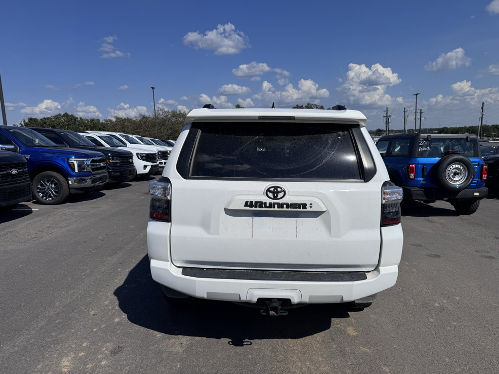 Used 2023 Toyota 4Runner SR5 AWD/4WD image 7