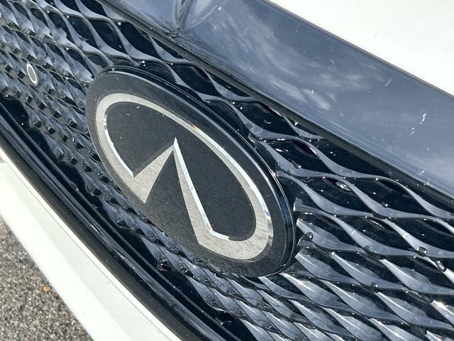 Used 2022 INFINITI Q60 Red Sport 400 w/ Carbon Fiber Package image 10