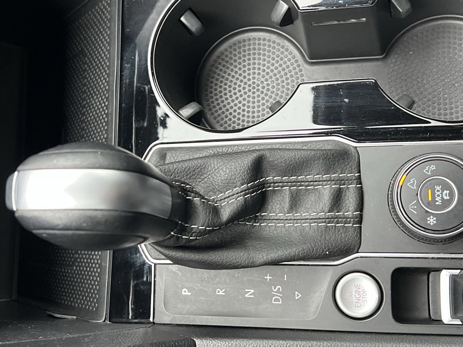 Used 2022 Volkswagen Atlas SEL R-Line image 22