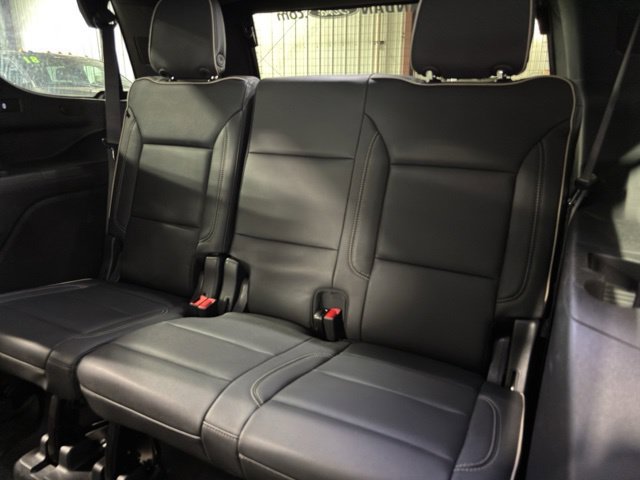 Used 2023 GMC Yukon SLT w/ SLT Luxury Package AWD/4WD image 22