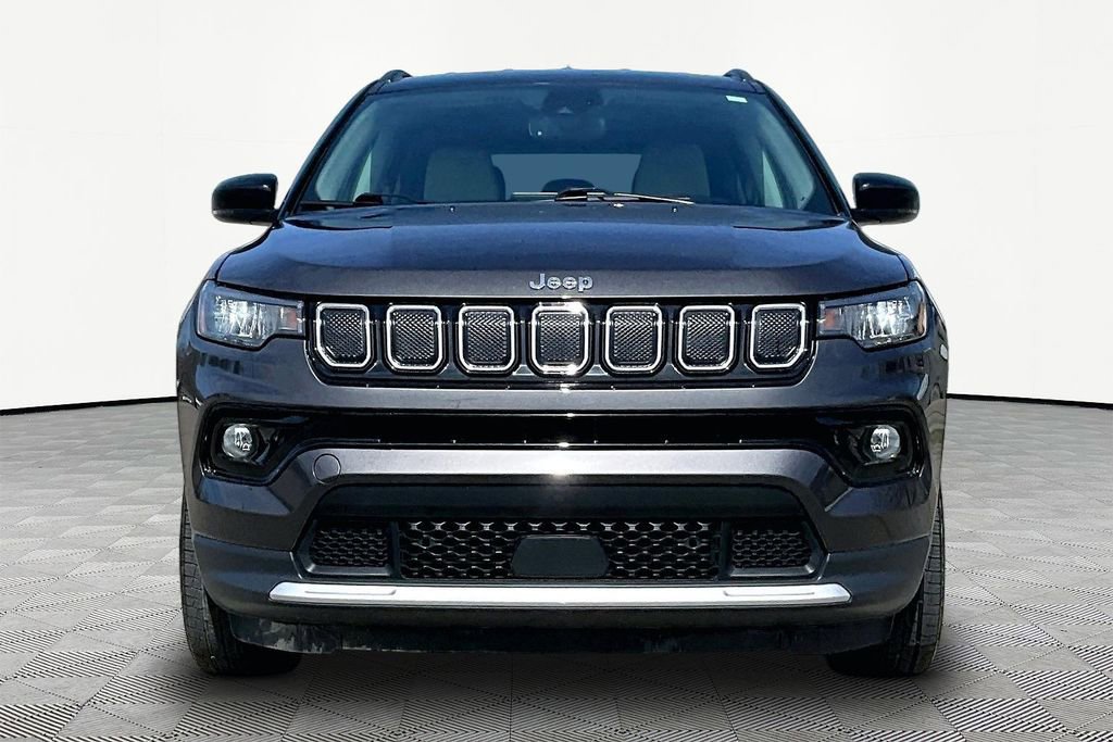 Used 2022 Jeep Compass Limited image 3
