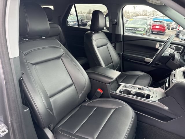 Certified 2024 Ford Explorer XLT w/ Equipment Group 202A AWD/4WD image 38