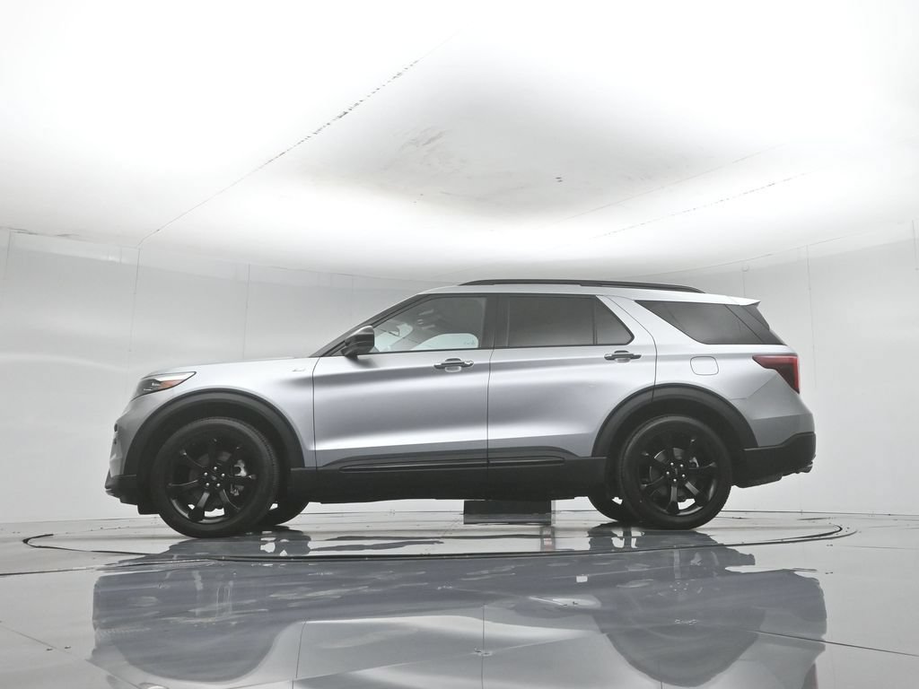 Certified 2023 Ford Explorer ST-Line w/ Class IV Trailer Tow Package RWD image 8
