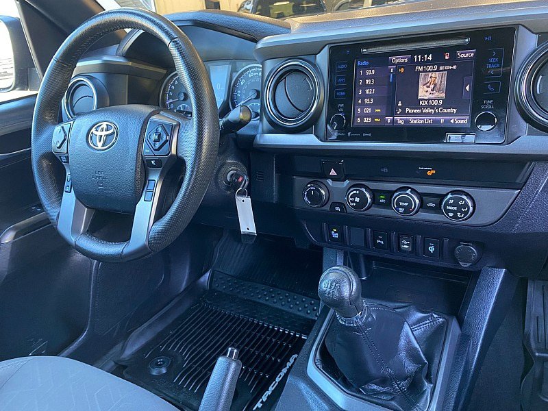Used 2019 Toyota Tacoma TRD Sport w/ Technology Package AWD/4WD image 22