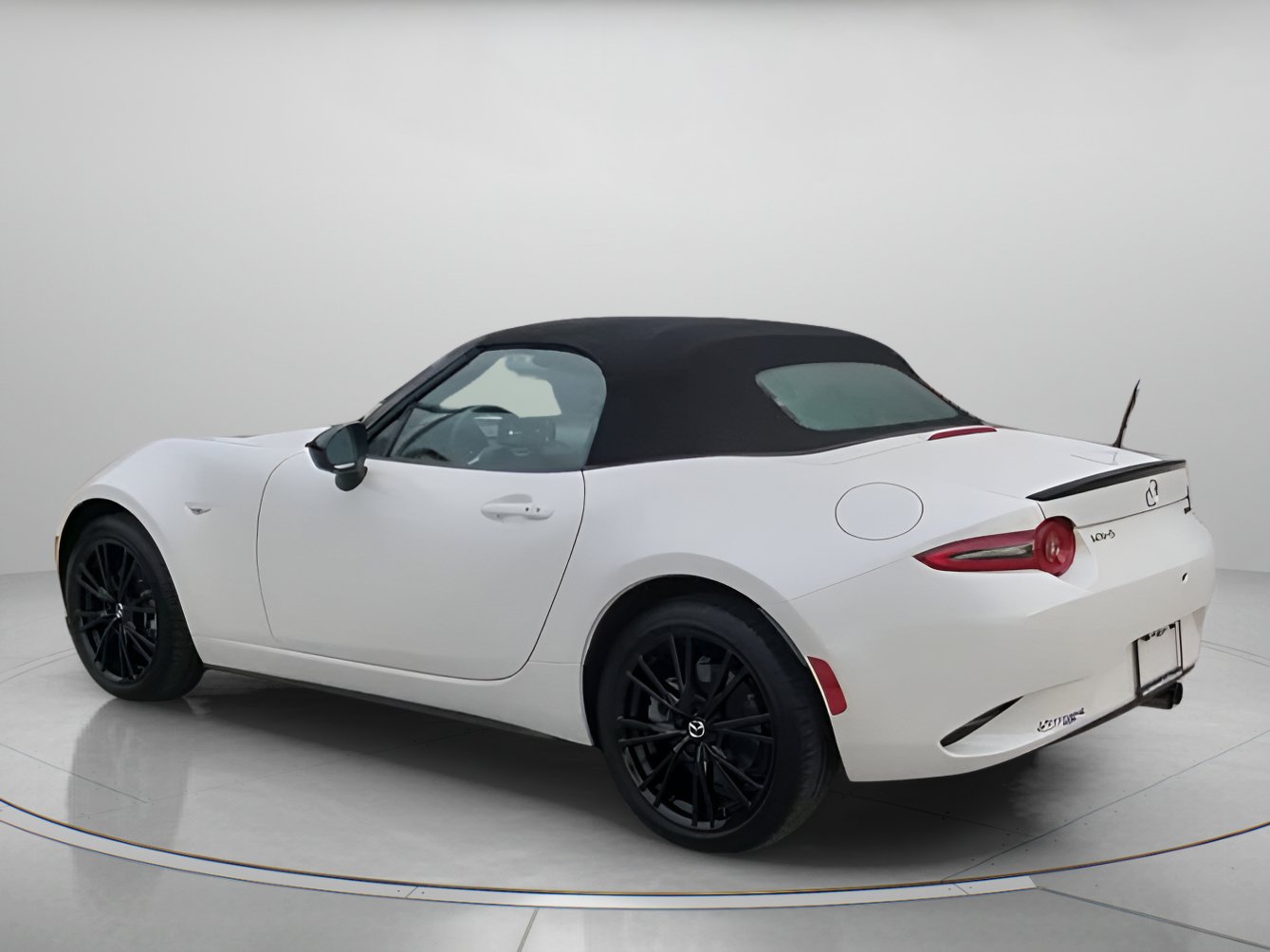Used 2024 MAZDA MX-5 Miata Club RWD image 20
