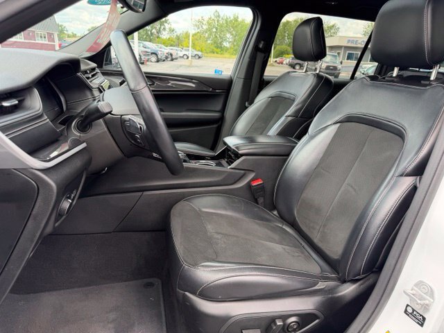 Used 2021 Jeep Grand Cherokee L Laredo AWD/4WD image 5